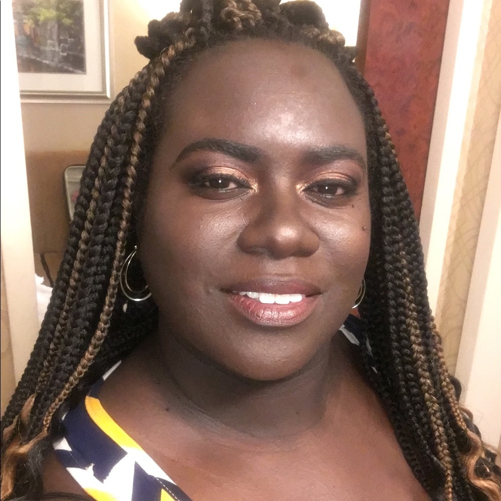 Meet your Posher, Alesia